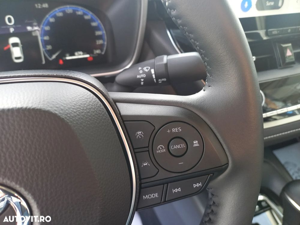 Toyota Corolla Sedan 1.8 HSD Business - 23