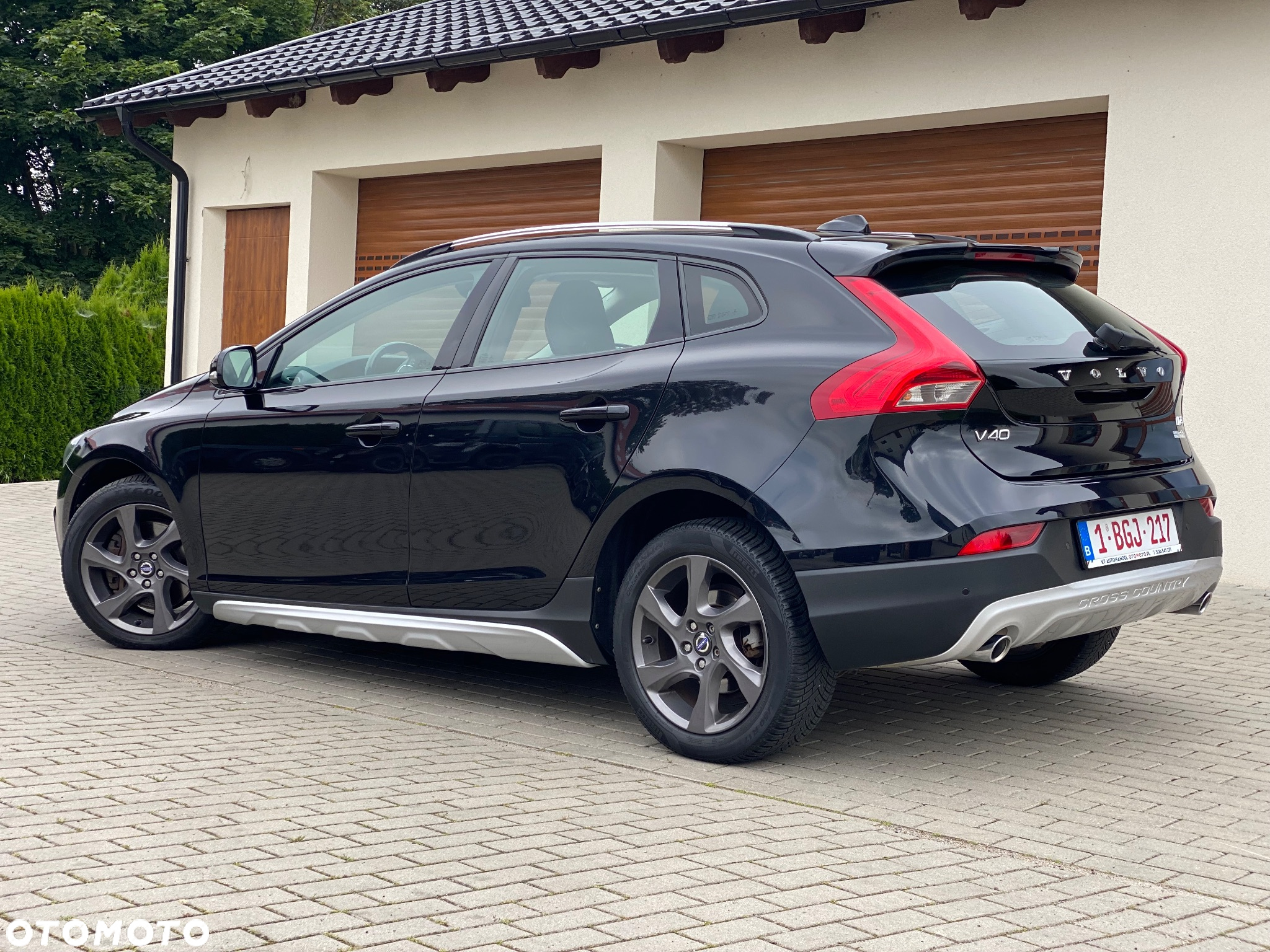 Volvo V40 Cross Country D3 Momentum - 4