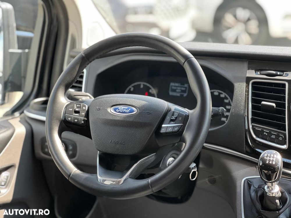 Ford Tourneo Custom - 16