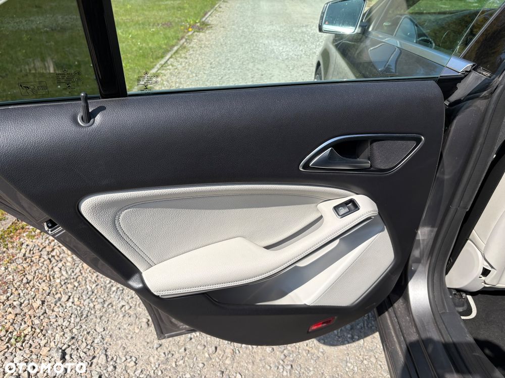 Mercedes-Benz CLA 250 4Matic 7G-DCT - 7