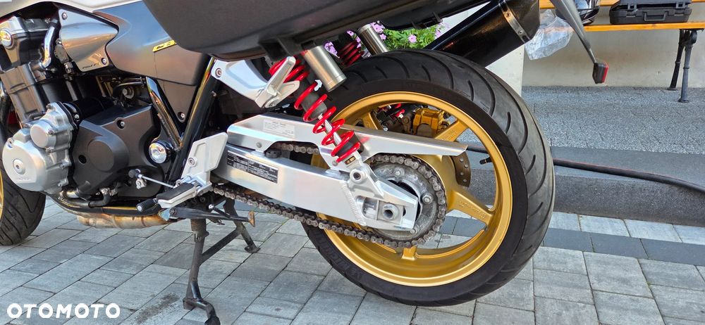 Honda CB - 24