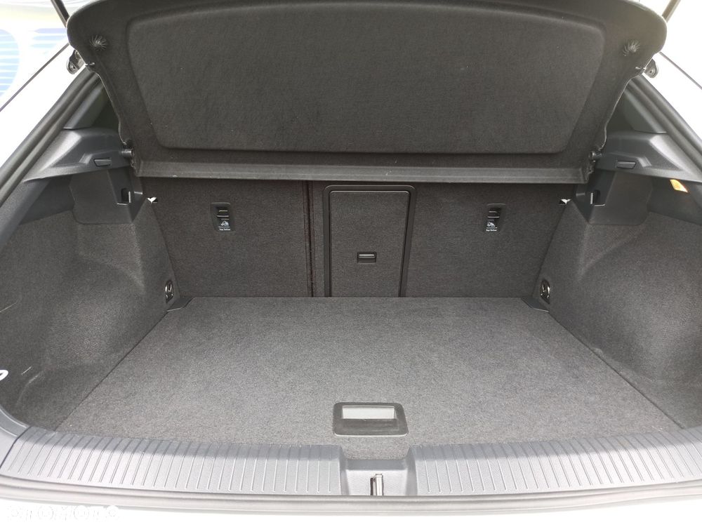 Volkswagen T-Roc - 10
