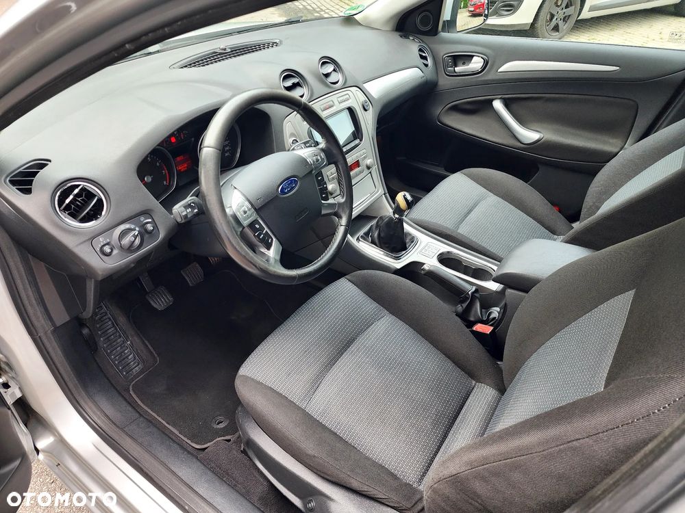 Ford Mondeo 2.0 Trend - 25
