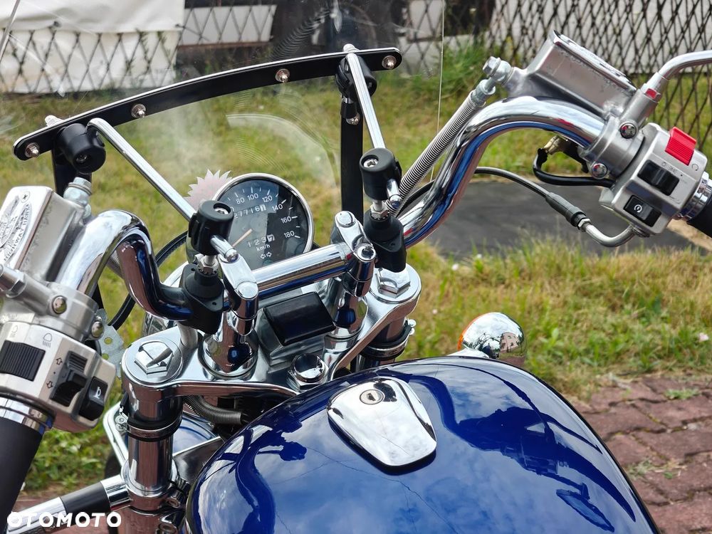 Suzuki Intruder - 32