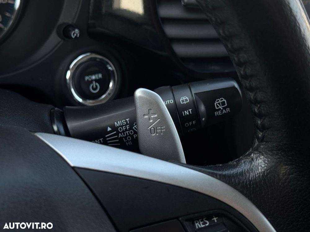 Mitsubishi Outlander - 17