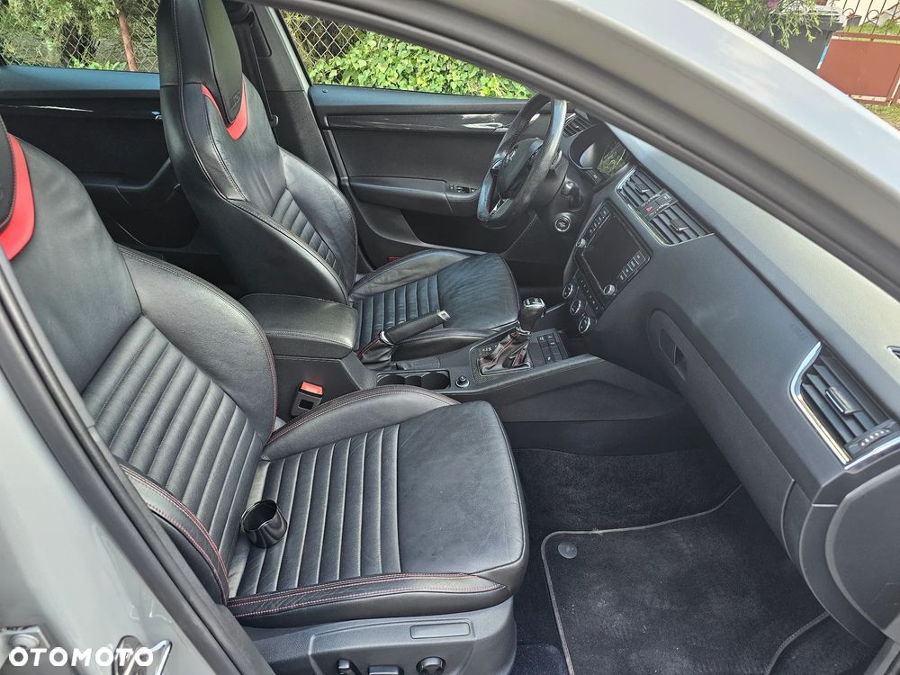 Skoda Octavia 2.0 TDI DSG RS - 9