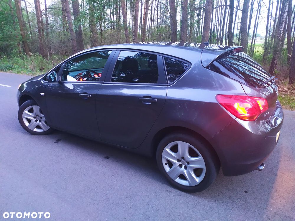 Opel Astra 1.4 Turbo Cosmo - 10
