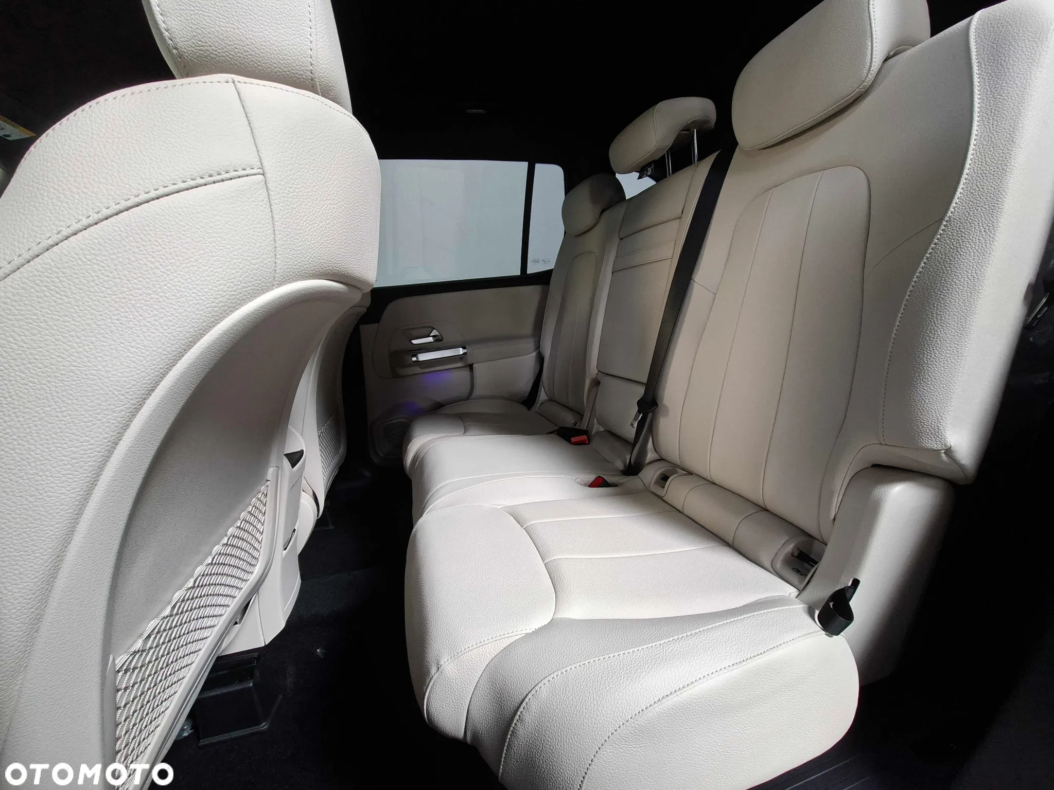 Mercedes-Benz GLB 200 Progressive 7G-DCT - 12