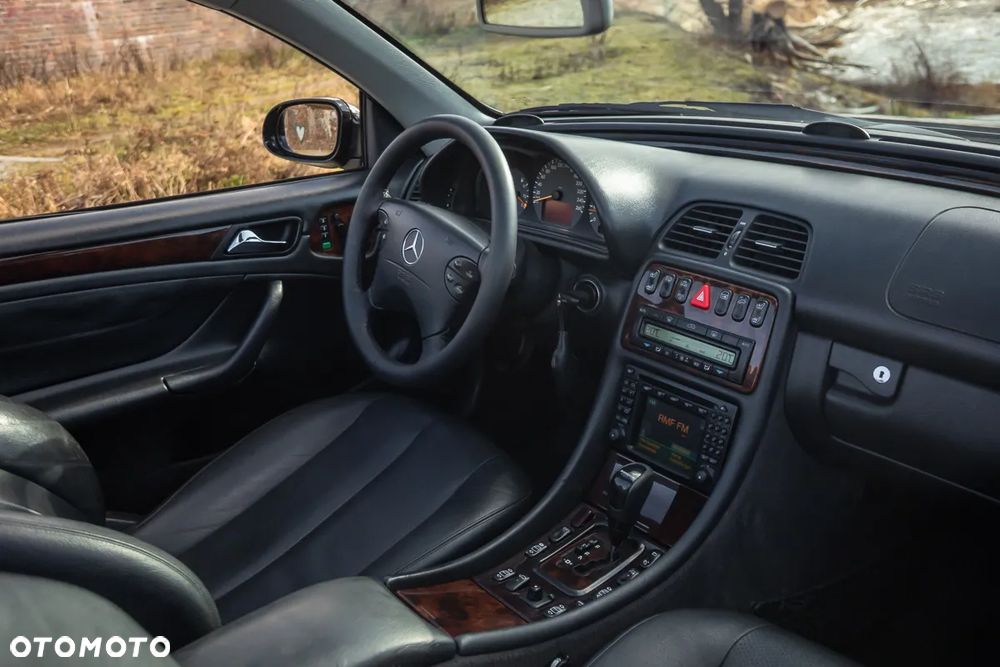 Mercedes-Benz CLK - 23