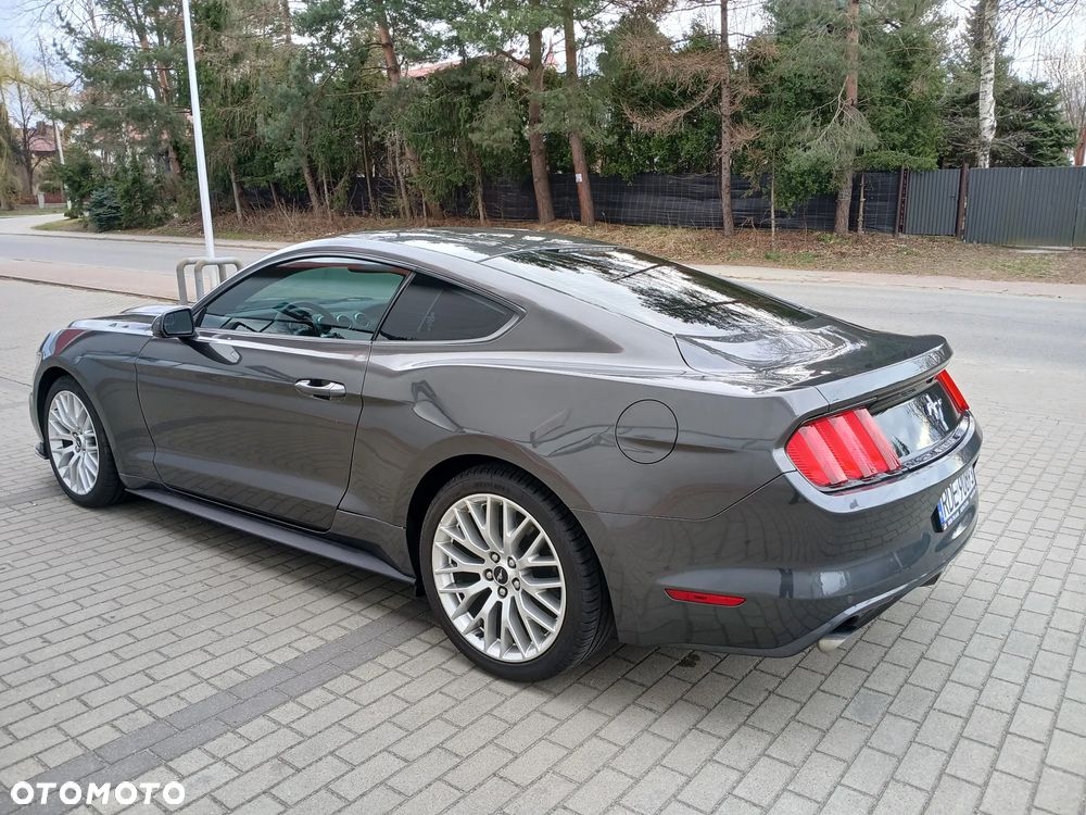 Ford Mustang - 5
