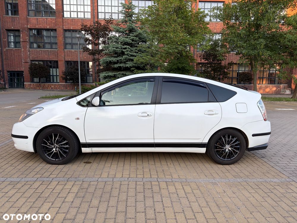Toyota Prius (Hybrid) Sol - 9