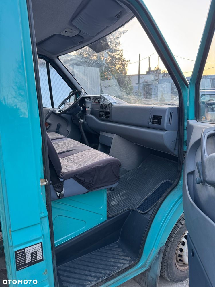 Mercedes-Benz Sprinter - 16