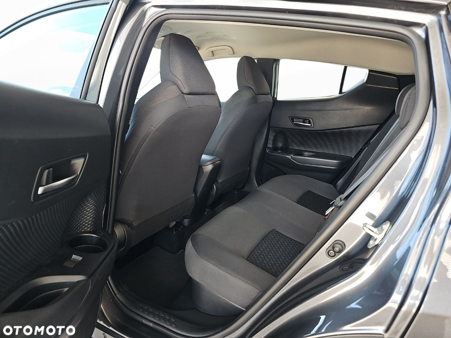 Toyota C-HR - 9