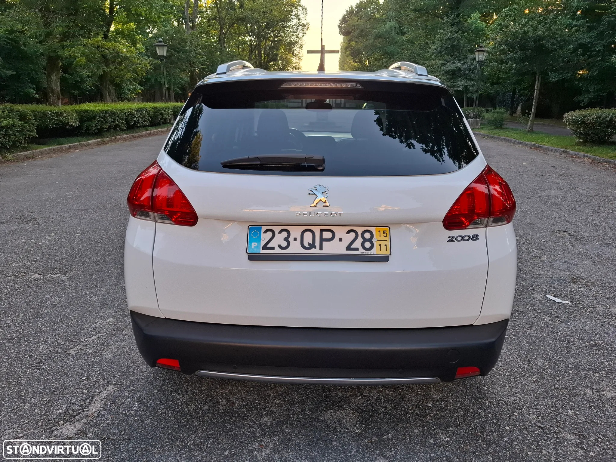 Peugeot 2008 1.2 PureTech Style - 9