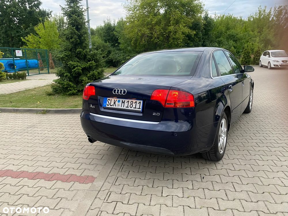 Audi A4 Limousine - 9