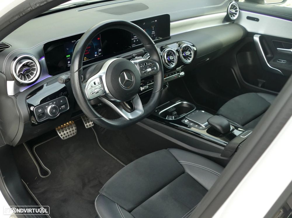Mercedes-Benz A 250 e AMG Line - 22