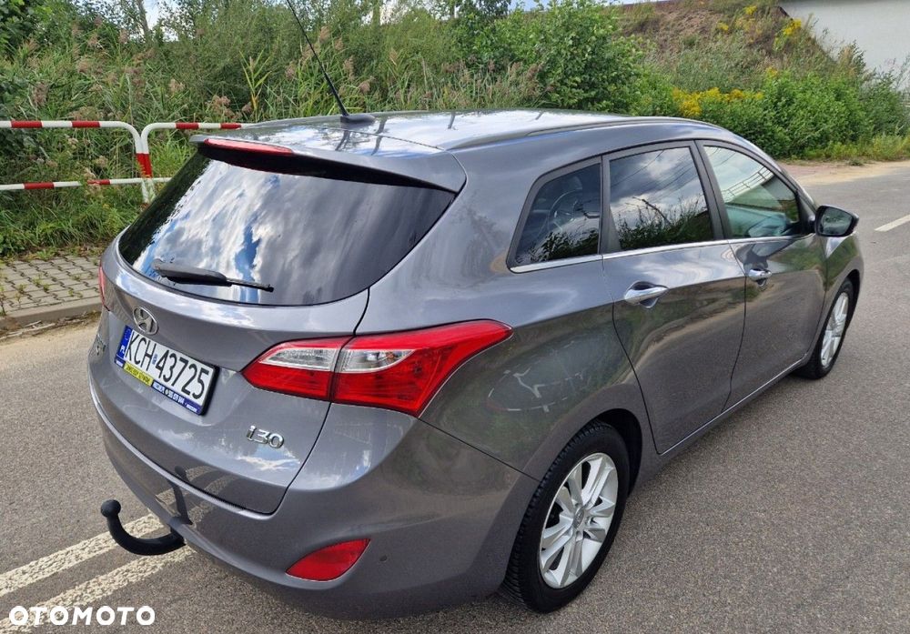 Hyundai i30 blue Kombi 1.6 GDi Style - 8