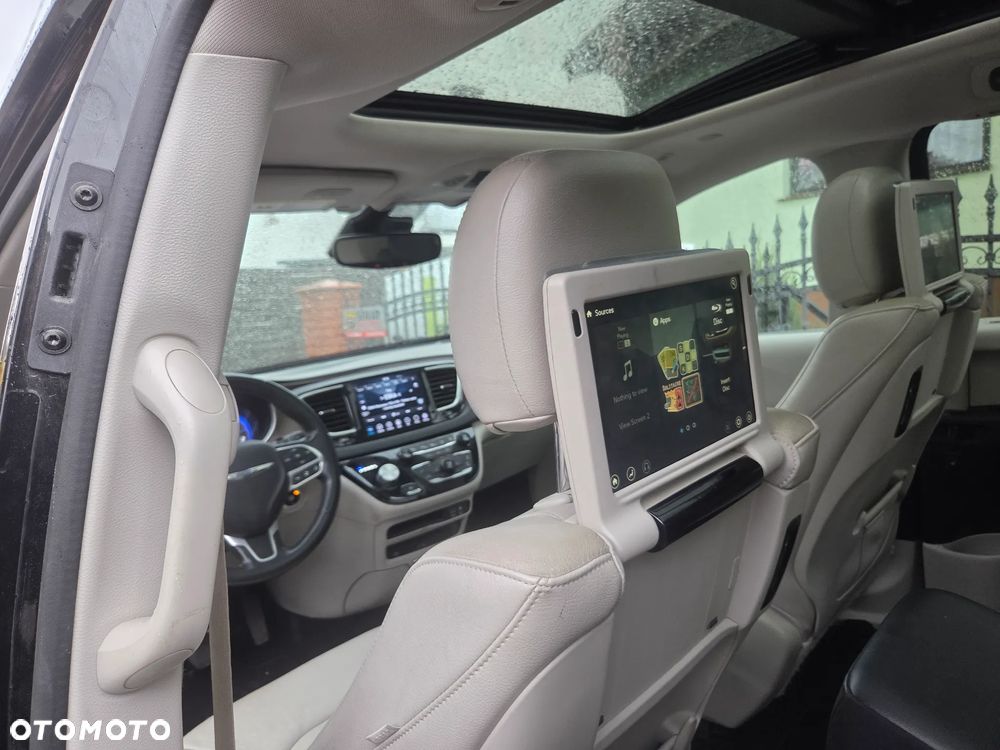 Chrysler Pacifica - 25