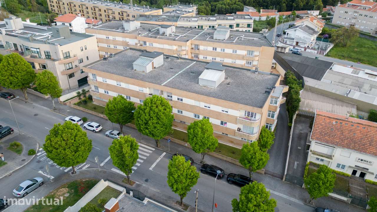 T2 com varanda, garagem e acessibilidade em Vila Nova de Gaia - Grande imagem: 2/40