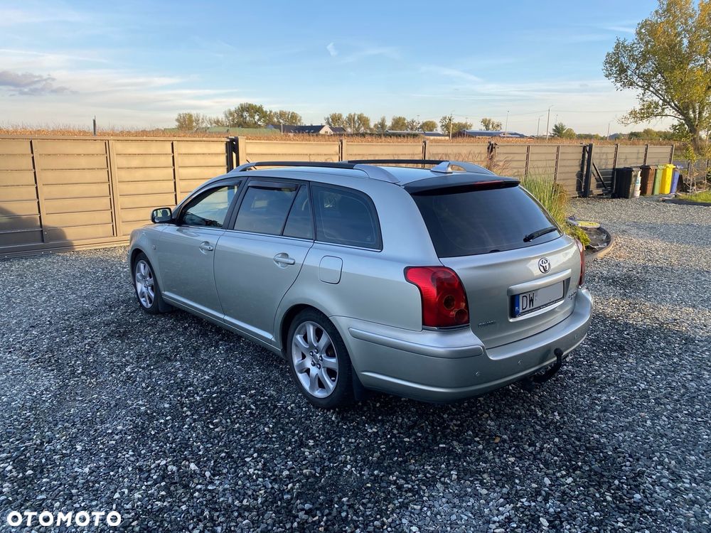 Toyota Avensis 2.0 VVT-i Sol - 2