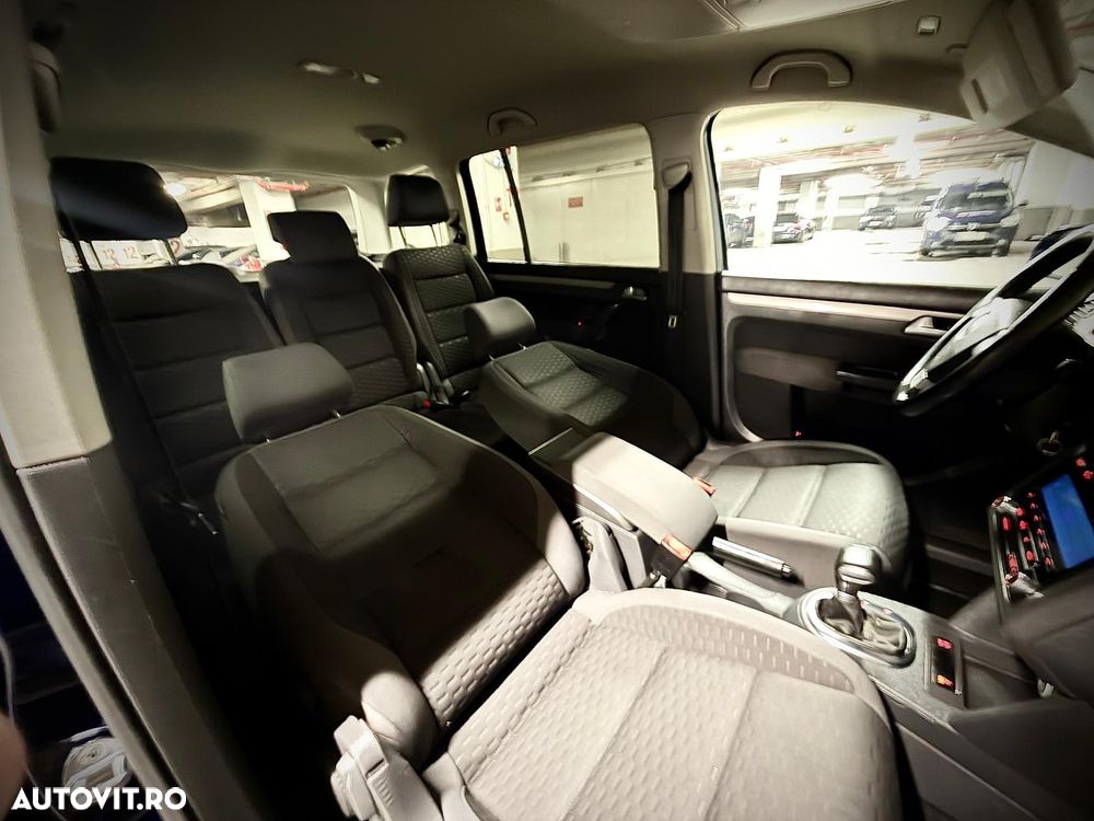 Volkswagen Touran 1.4 TSI Trendline Aut - 17