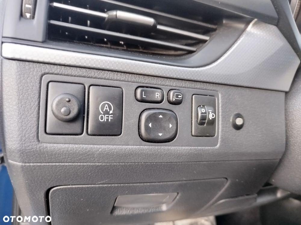 Toyota Avensis 2.0 D-4D Active Business - 25