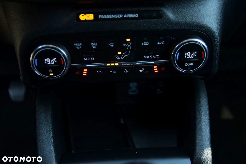 Ford Kuga 2.0 EcoBlue Hybrid TITANIUM - 31