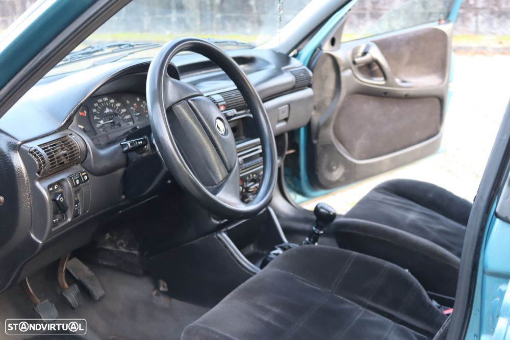 Opel Astra 1.7 TD GLS - 9