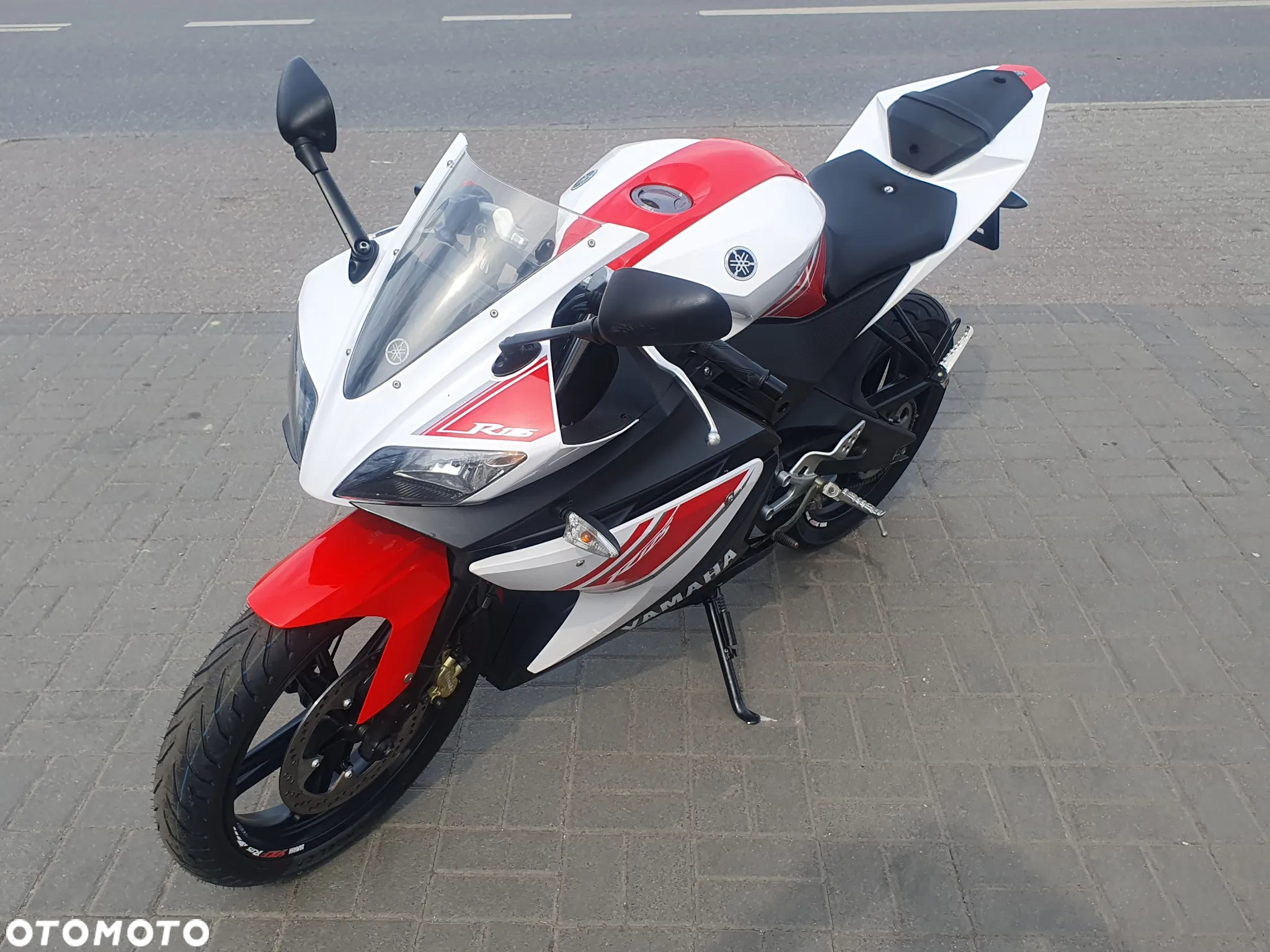 Yamaha YZF - 26