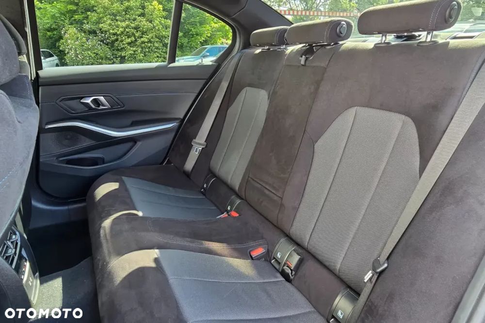BMW Seria 3 318i M Sport - 20