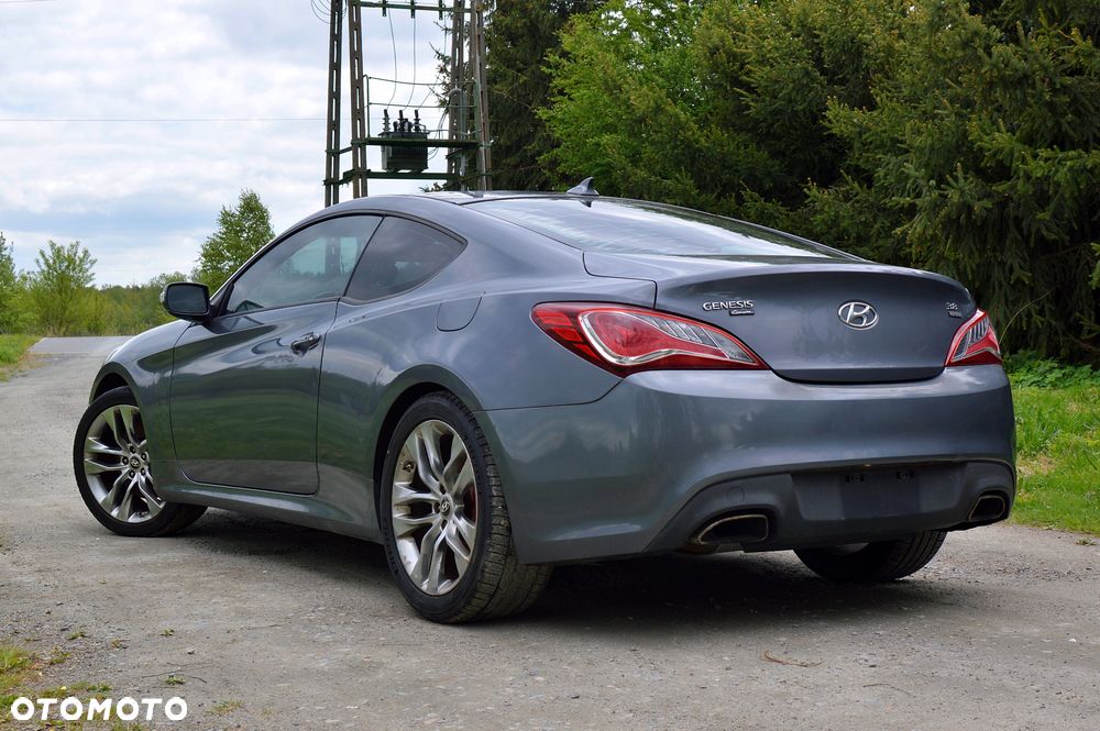 Hyundai Genesis Coupe - 6