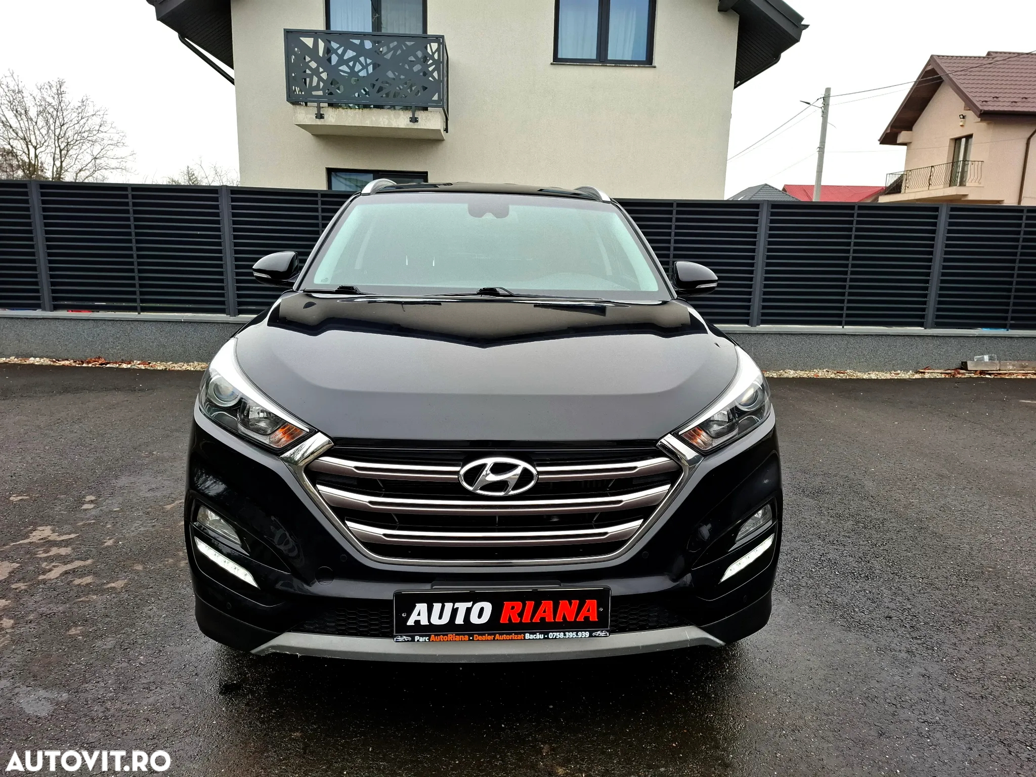 Hyundai Tucson blue 1.7 CRDi 2WD Intro Edition - 10