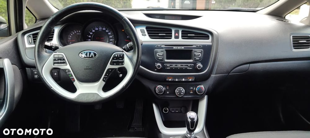 Kia Ceed 1.6 GDI ISG Platinum Edition - 21