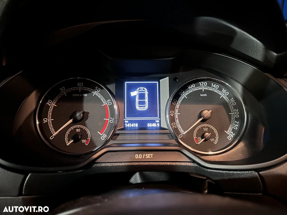 Skoda Octavia 1.4 TSI Ambition - 6