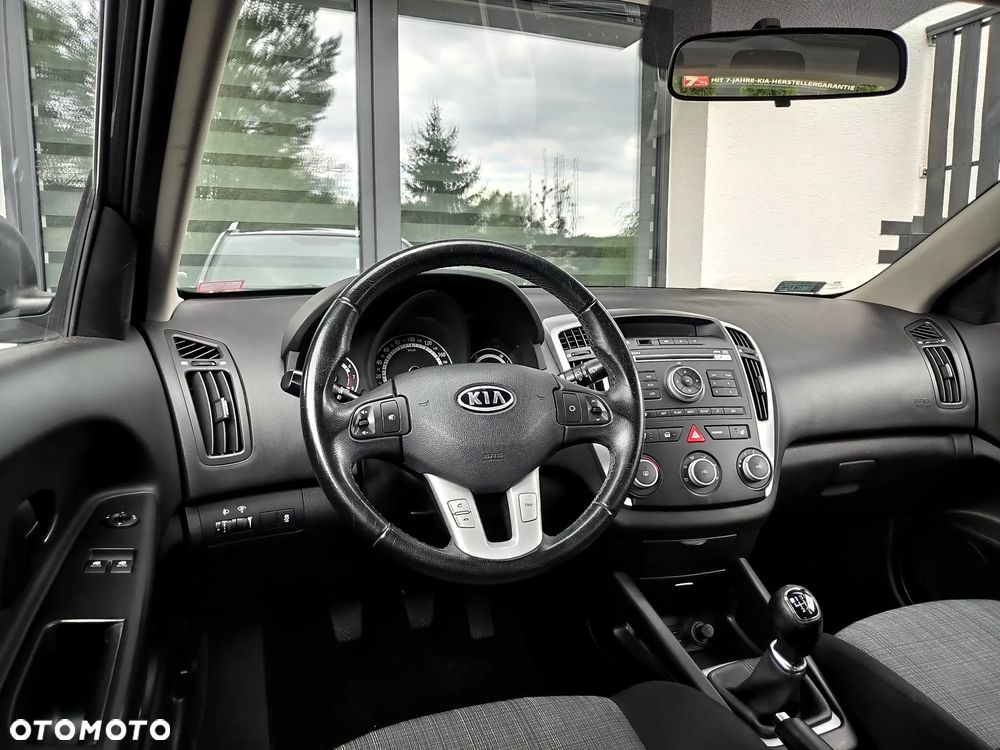 Kia Ceed 1.4 CVVT Attract - 14