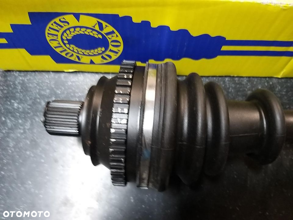Półoś napędowa przód Prawa 536mm dla pojazdów z ABS  VW TRANSPORTER IV 1.9D-2.8 07.90-06.03 - 2