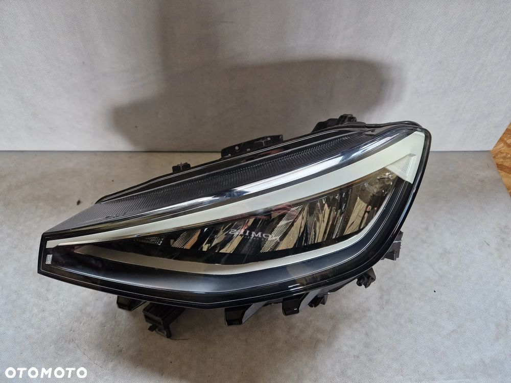 VW ID. 4 Lampa Lewa reflektor