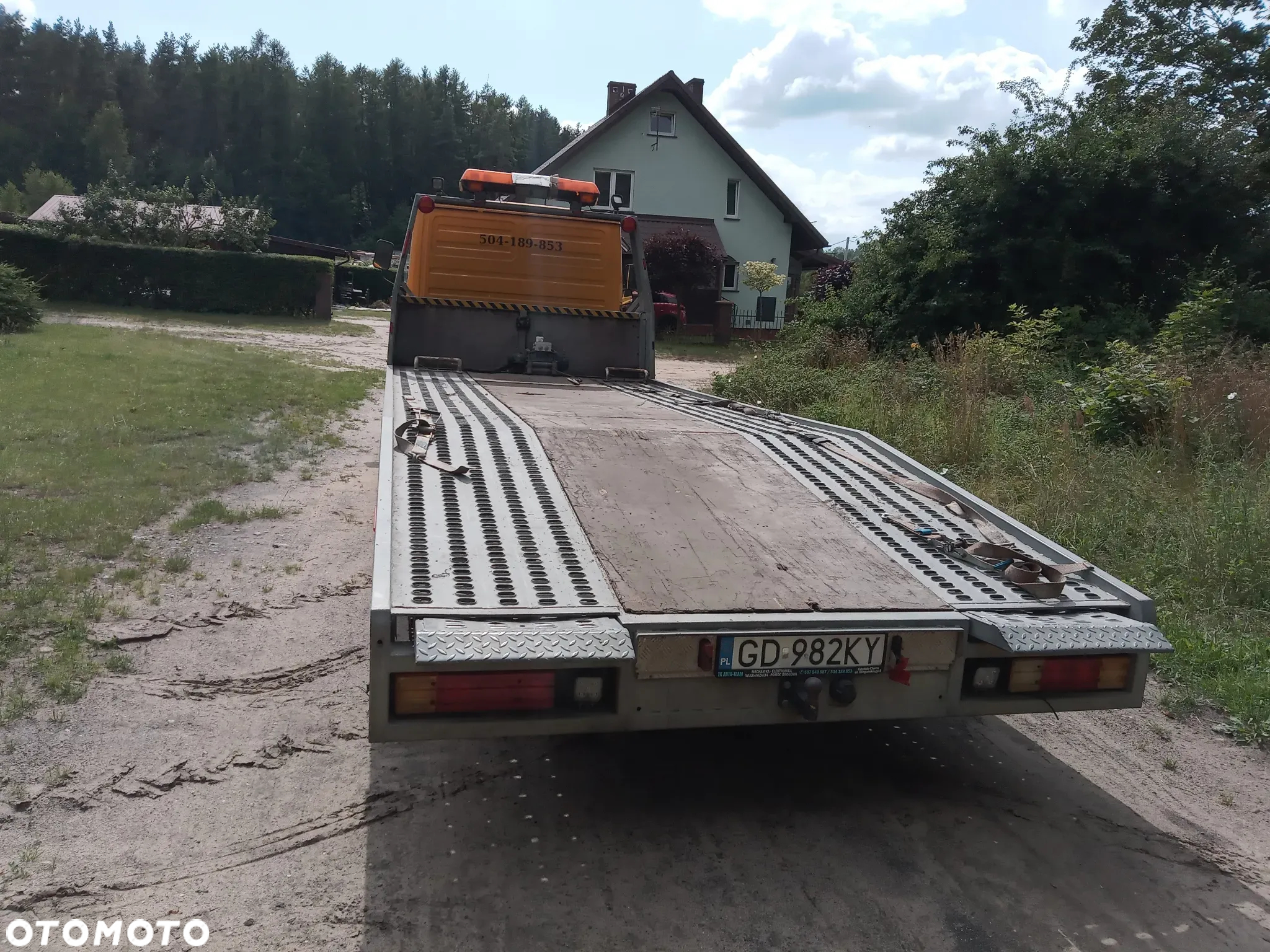 Mercedes-Benz 814 - 11