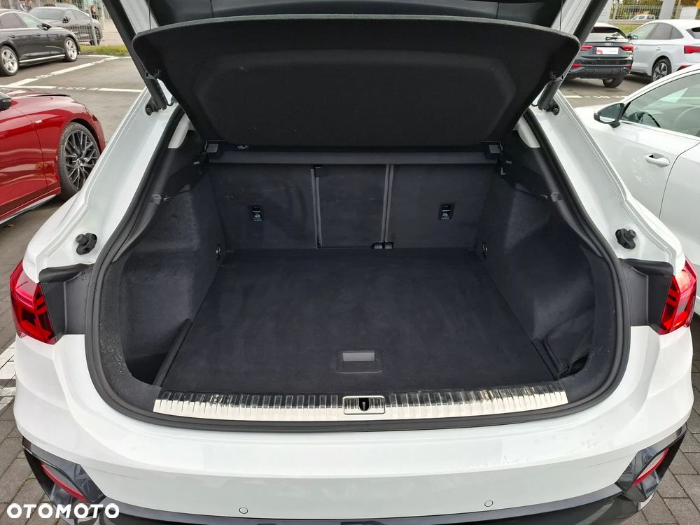 Audi Q3 Sportback - 14
