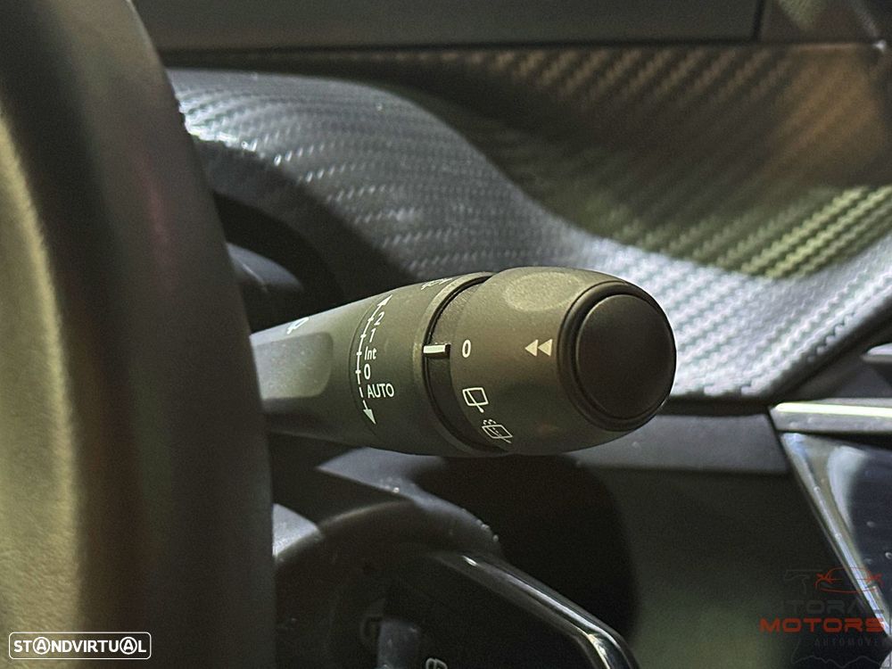 Peugeot 2008 1.2 PureTech Allure Pack - 28