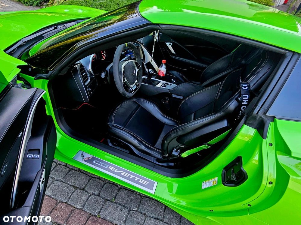 Chevrolet Corvette - 26