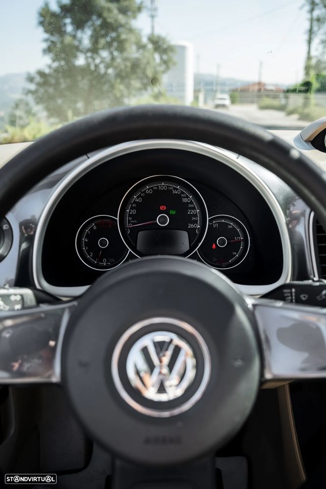 VW New Beetle Cabriolet 1.2 TSI DSG - 30