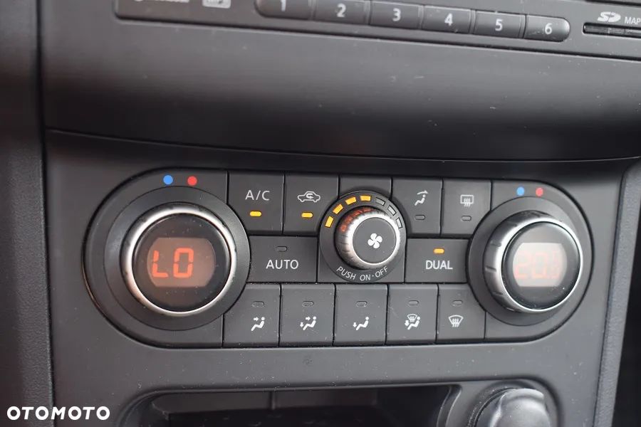 Nissan Qashqai 2.0 visia - 15