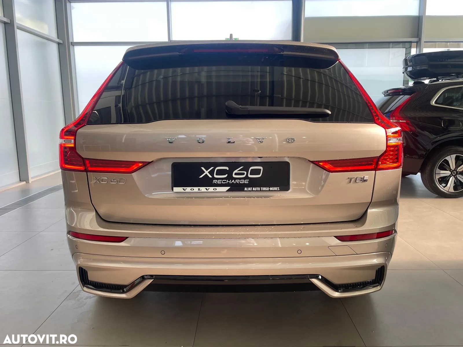 Volvo XC 60 Recharge T8 AWD AT Ultimate Dark - 6