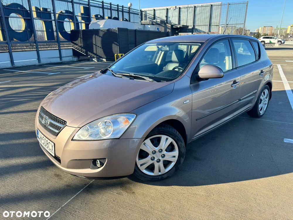 Kia Ceed 1.4 Comfort - 1