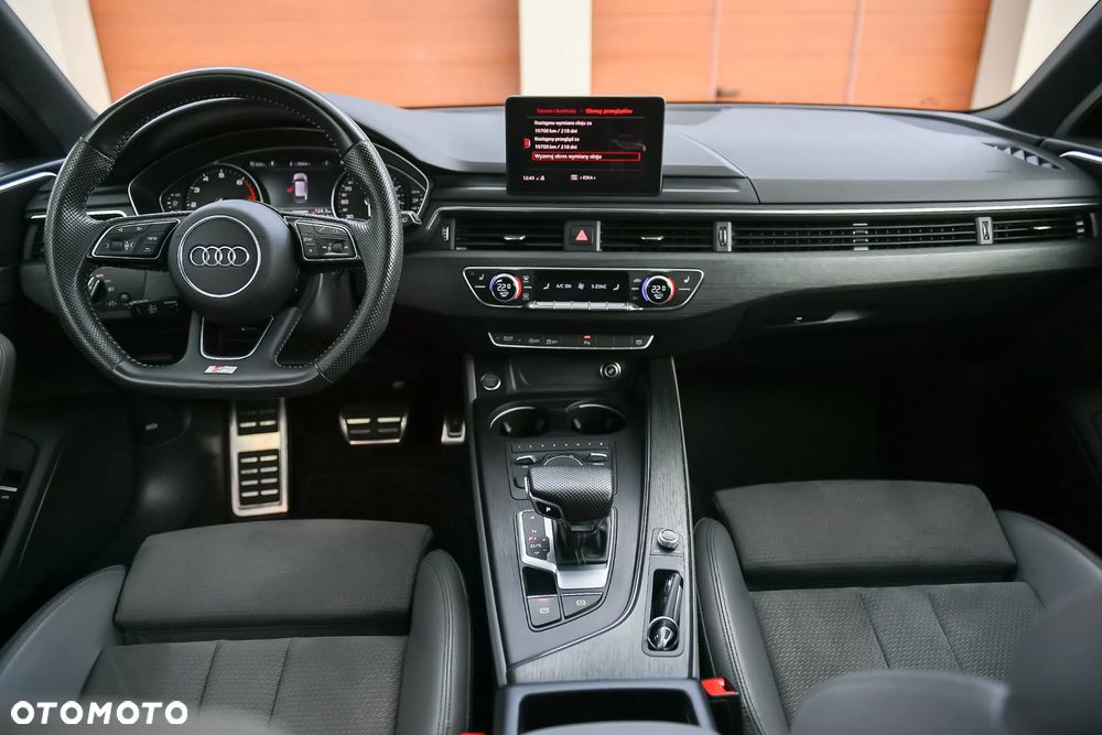 Audi A4 Avant 40 g-tron S tronic S line - 32