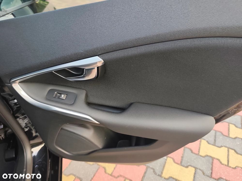 Volvo V40 D2 Summum - 16