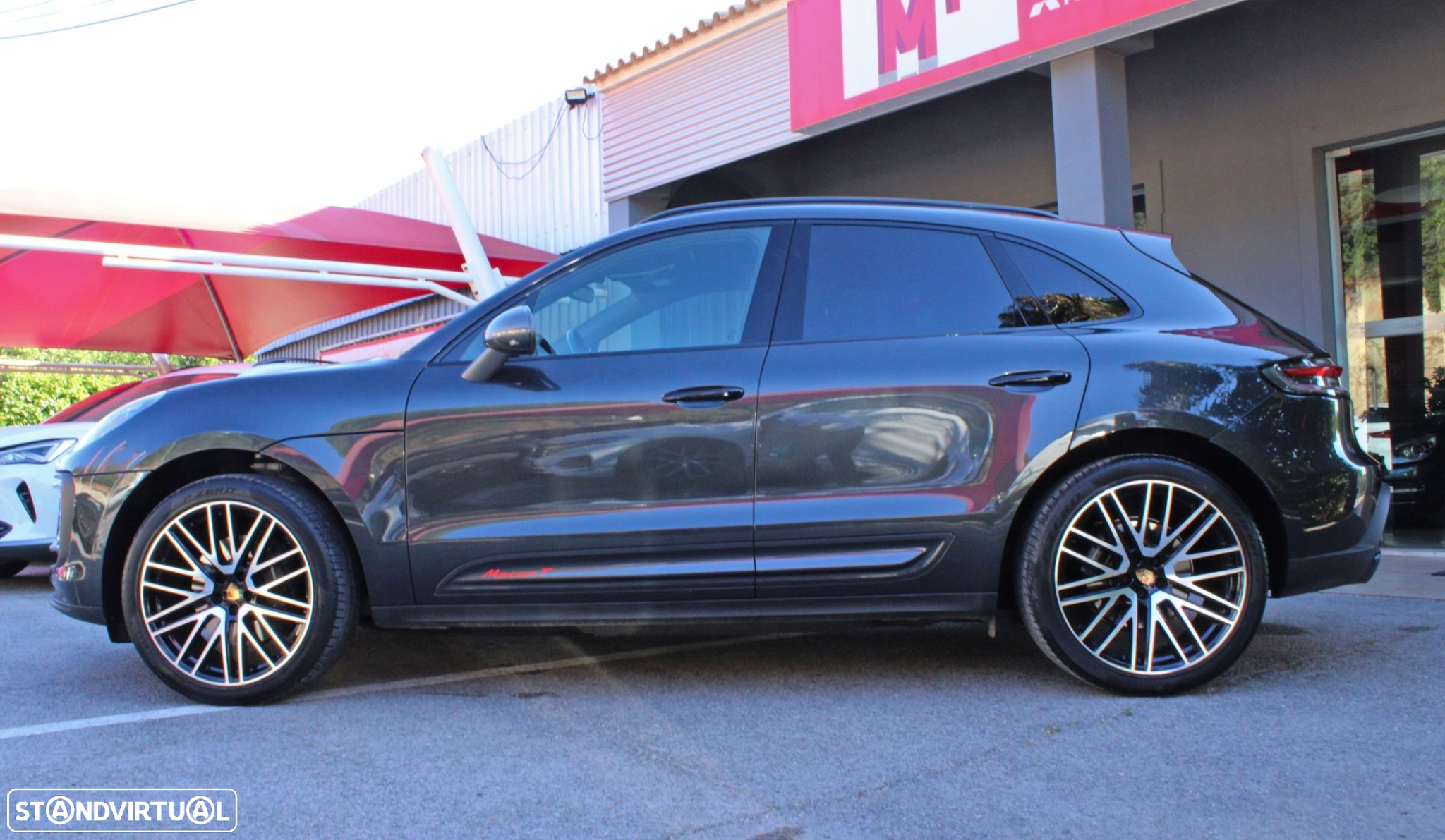 Porsche Macan T - 2
