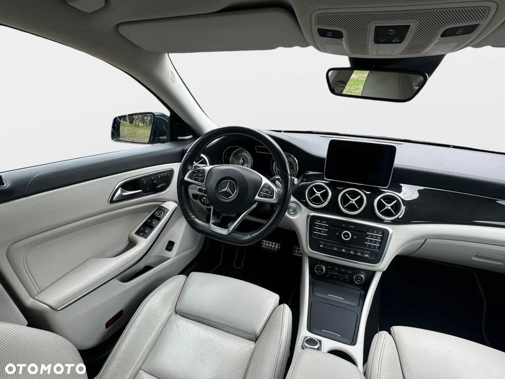 Mercedes-Benz CLA 220 d 7G-DCT AMG Line - 10