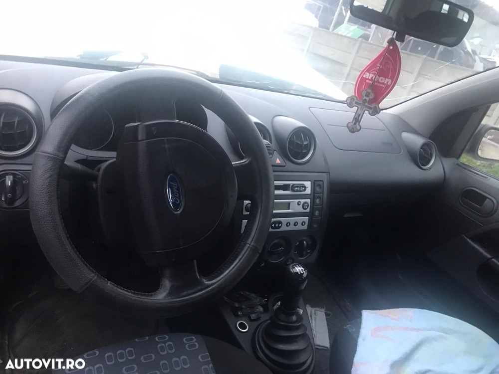 Dezmembrari  Ford FIESTA Mk 5  2001  > 2010 1.3 Benzina - 2
